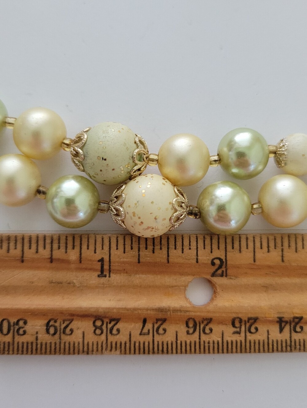 Vintage Signed Japan Green Yellow Pearls Two Strand Necklace 20" Feminine - Picture 9 of 13